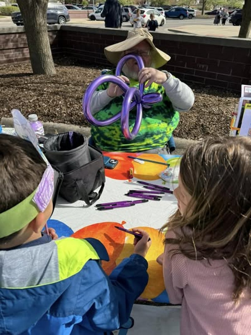 It is our policy to not label pictures in our galleries