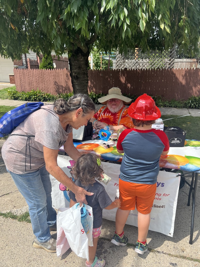 It is our policy to not label pictures in our galleries