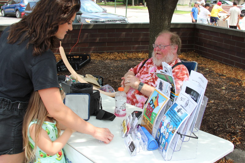 It is our policy to not label pictures in our galleries