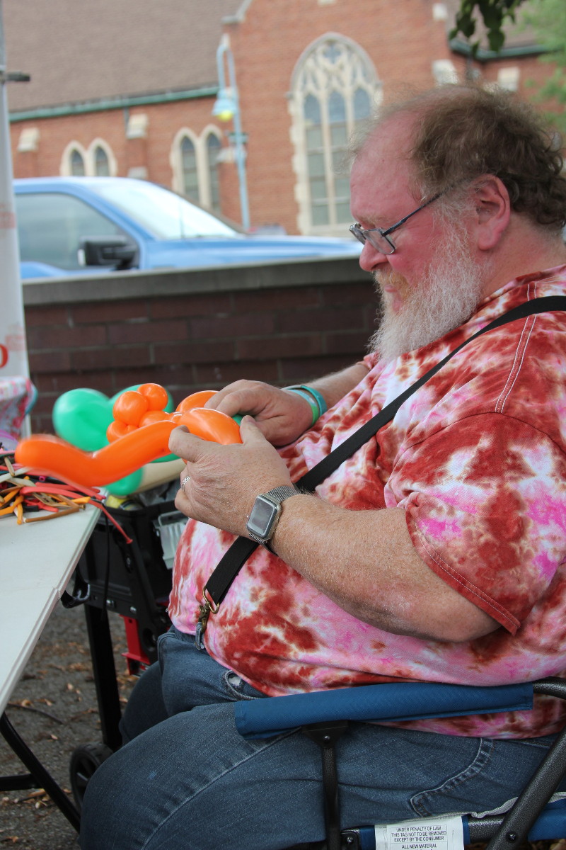 It is our policy to not label pictures in our galleries