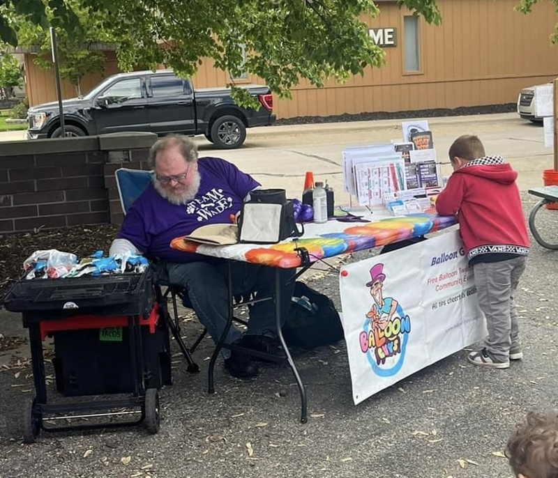 It is our policy to not label pictures in our galleries