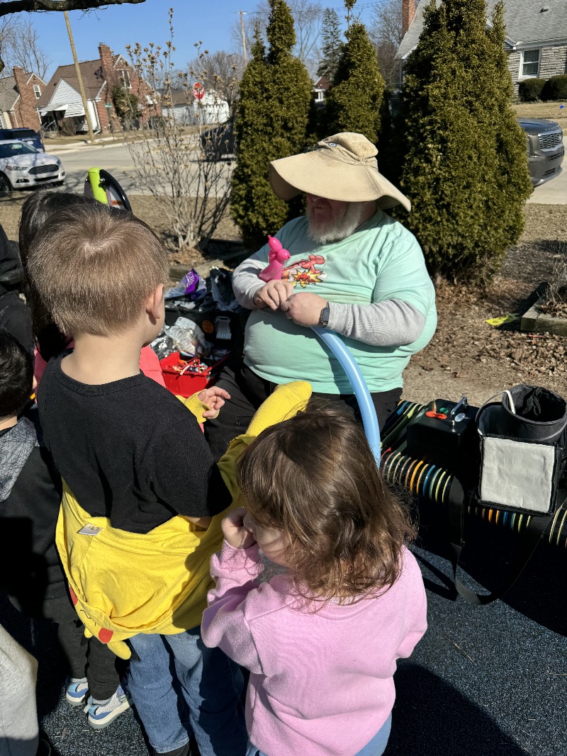 It is our policy to not label pictures in our galleries