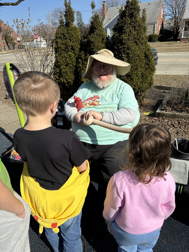 It is our policy to not label pictures in our galleries