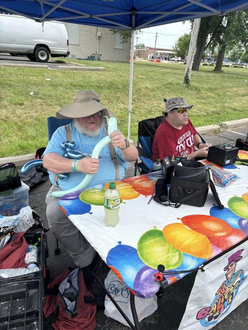 It is our policy to not label pictures in our galleries